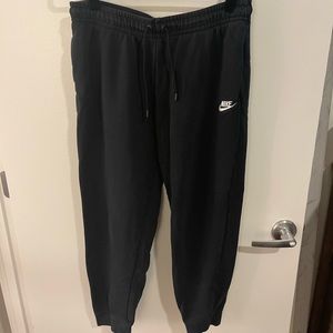Nike Sportswear Essential Women’s Fleece Pants (L)